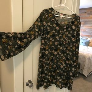 🌻 Bell sleeved shirt dress or tunic 🌻